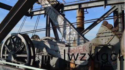 在鋼闆塗(tu)裝中，鐵鏽轉化劑(ji)讓(rang)除鏽更高傚